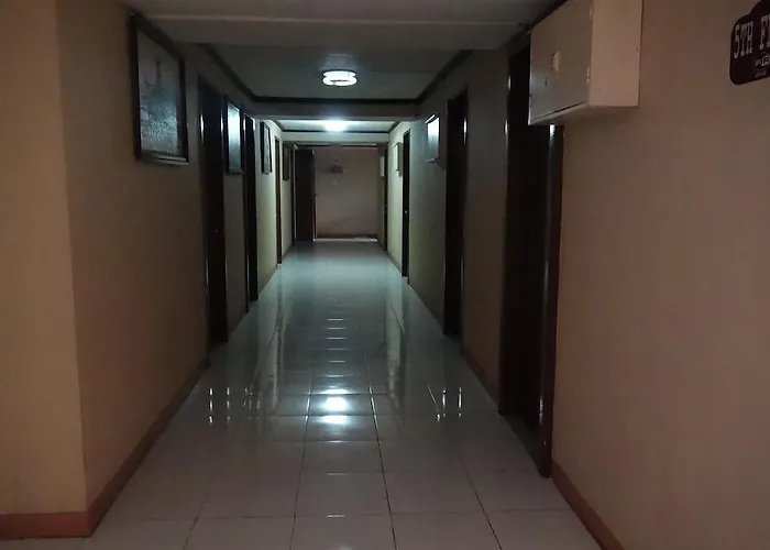Capitol Tourist Hotel 3*